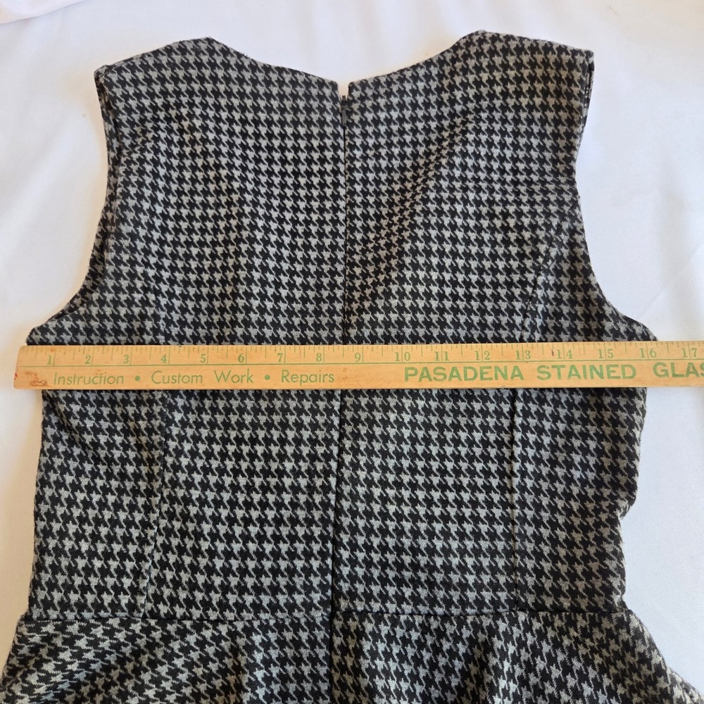 New York & Company Houndstooth Peplum Top Sleeveless V-Neck Wrap Black White 8 - Picture 7 of 7